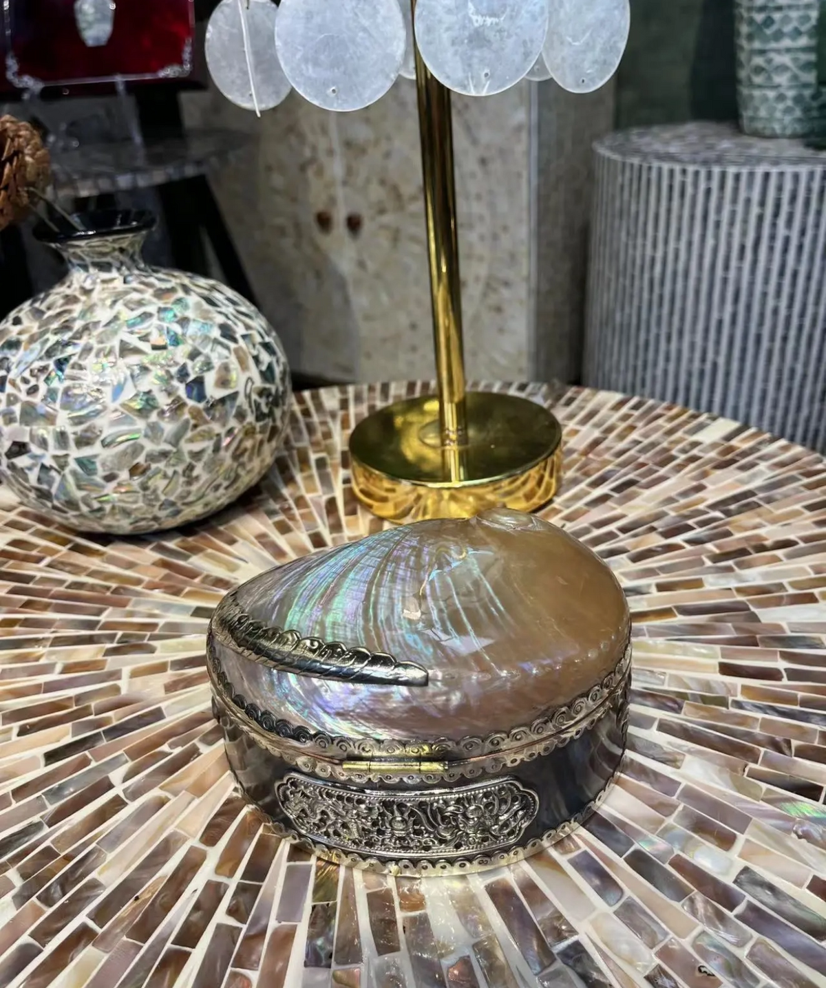 Die Aurora-Drachenschmuckschatulle | Handgefertigt aus Abalone-Muschel und Vintage-Silber