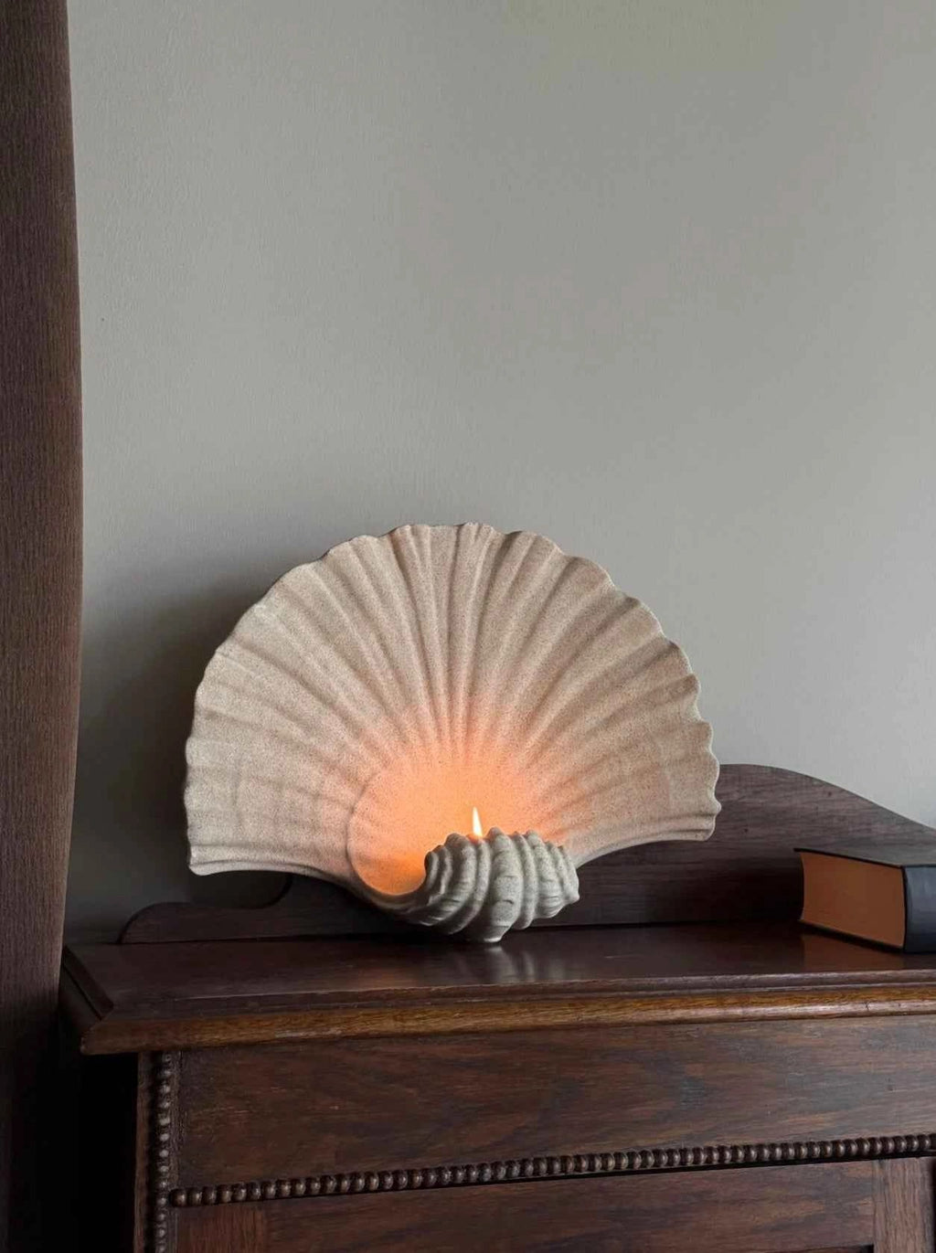 Applique murale porte-bougie en coquillage et grès naturel – Décoration murale sculpturale artisanale en coquillage, lampe bougie bohème côtière pour intérieur
