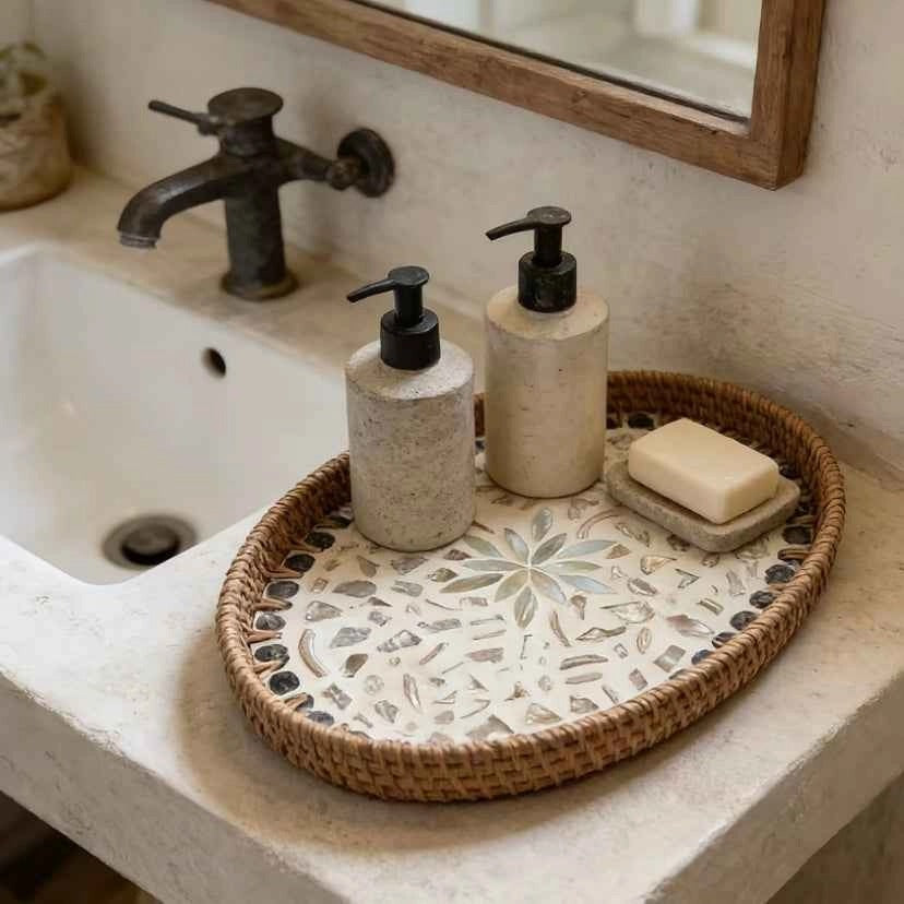 1 acheté, 1 offert – Plateau mosaïque artisanal en coquillages de rotin, plateau de service ovale tressé naturel avec incrustations de nacre pour la décoration et le rangement à la maison
