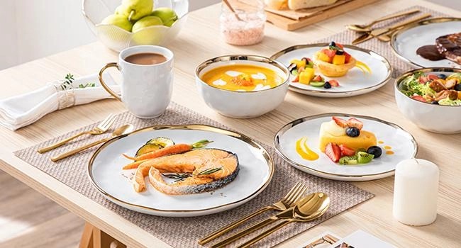 [CADEAU LIMITÉ] Service de table 16 pièces en porcelaine à bordure dorée pour 4 personnes, vaisselle blanche, noire et verte