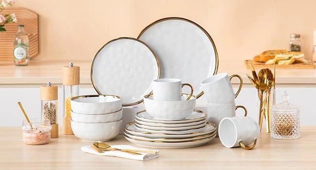 [CADEAU LIMITÉ] Service de table 16 pièces en porcelaine à bordure dorée pour 4 personnes, vaisselle blanche, noire et verte