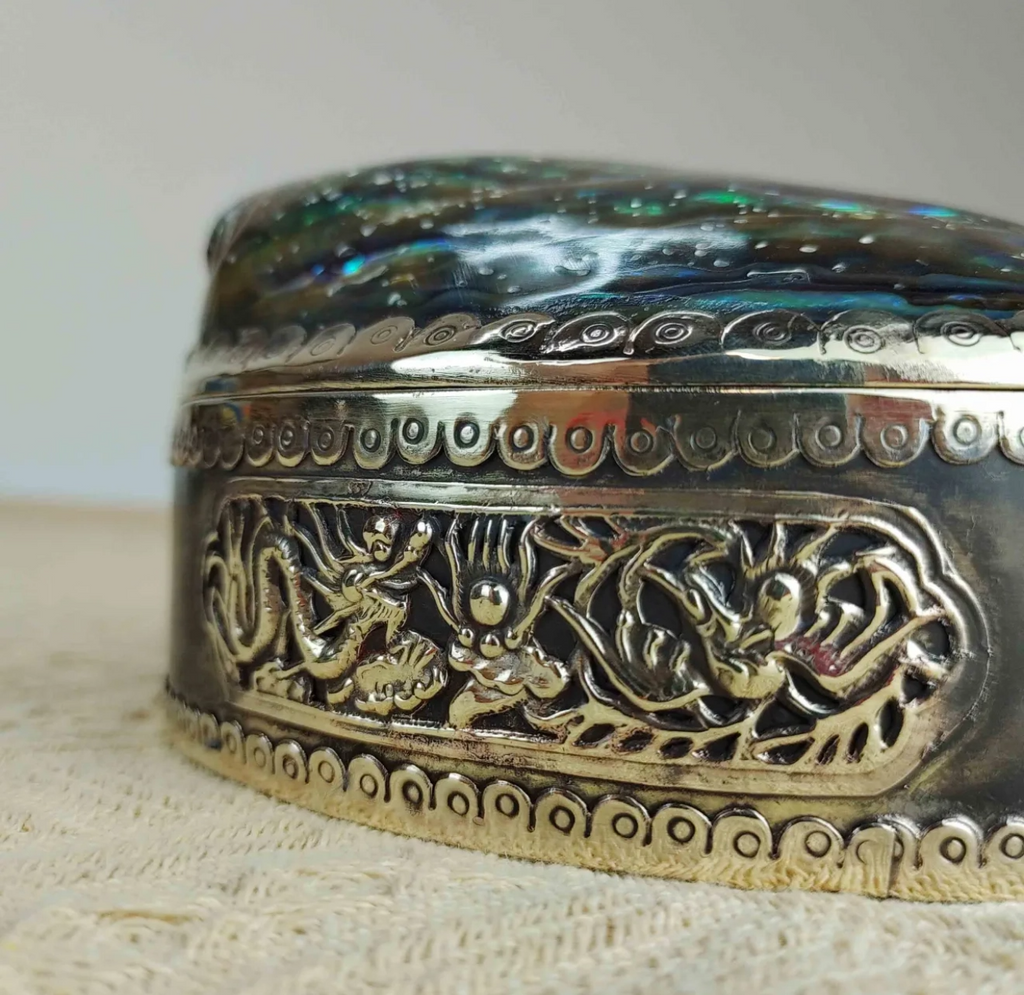 Die Aurora-Drachenschmuckschatulle | Handgefertigt aus Abalone-Muschel und Vintage-Silber